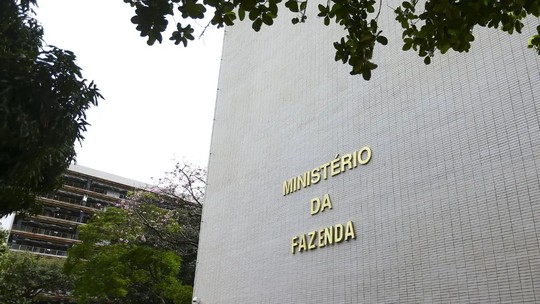Contas do governo têm déficit de R$ 15,6 bilhões em agosto, melhor número para o mês desde 2021 - Resultado também representa uma melhora na comparação com agosto do ano passado, quando foi registrado um déficit de R$ 22,2 bilhões.
