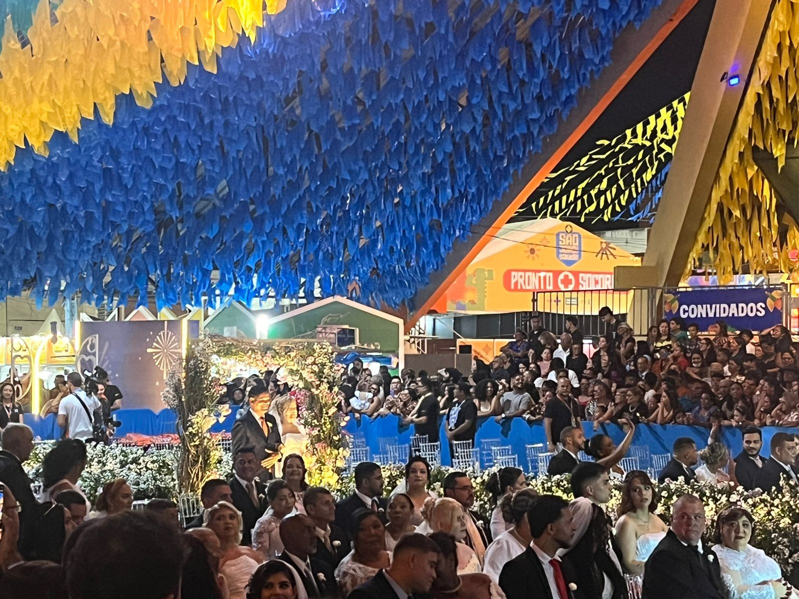 Cantor que conheceu noiva durante show no Parque do Povo se casa no São João 2025 de Campina Grande