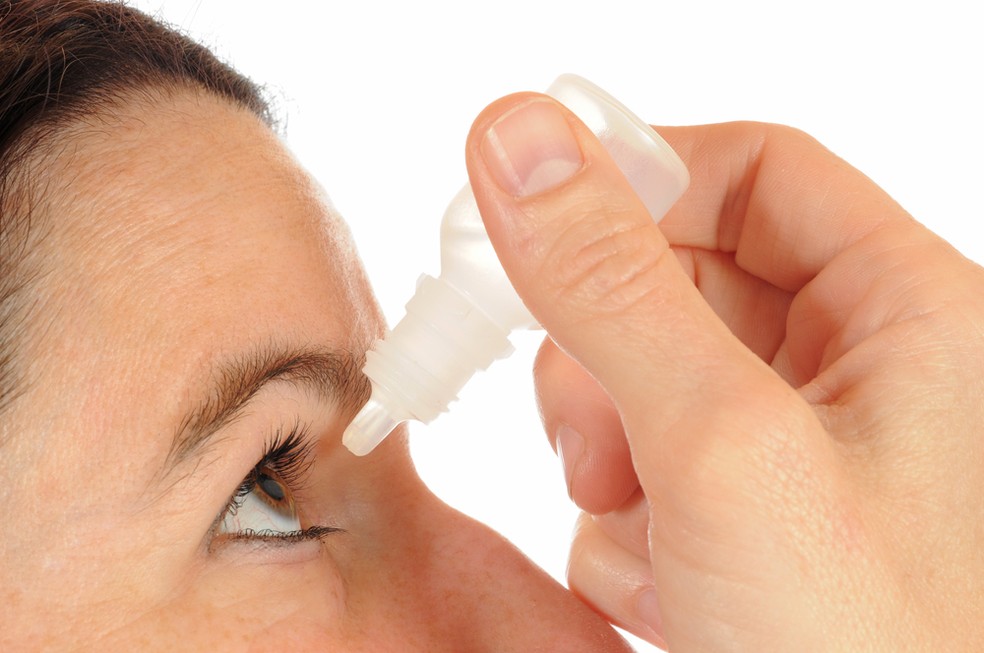 Qual é o melhor colírio para lubrificar os olhos ressecados?