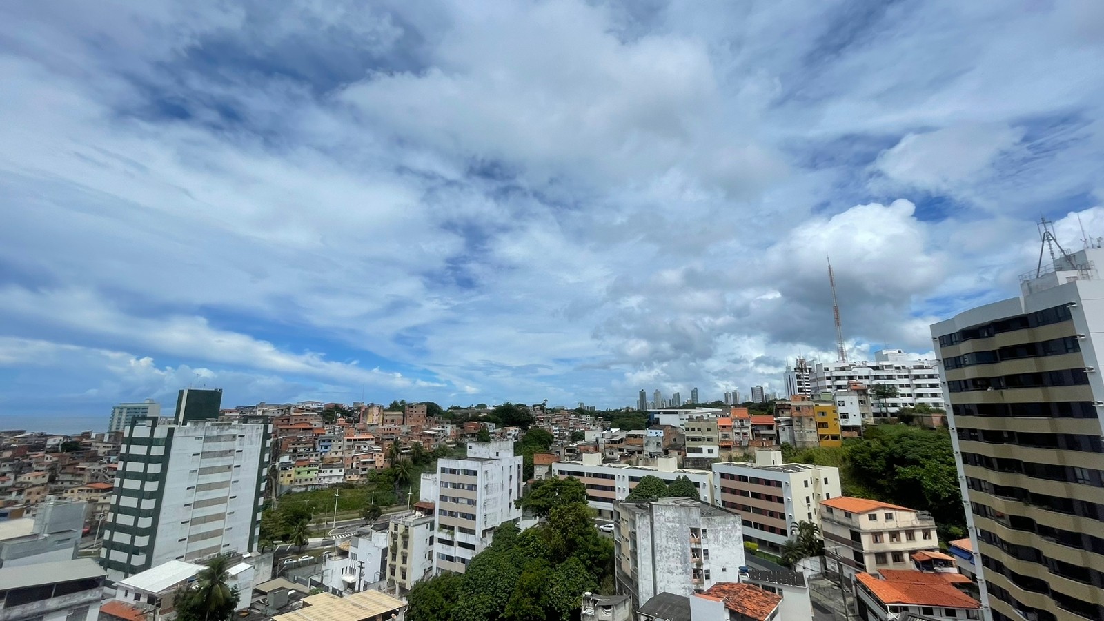 Céu encoberto e chuvas isoladas: veja previsão do tempo para Salvador e outras cidades da Bahia neste final de semana