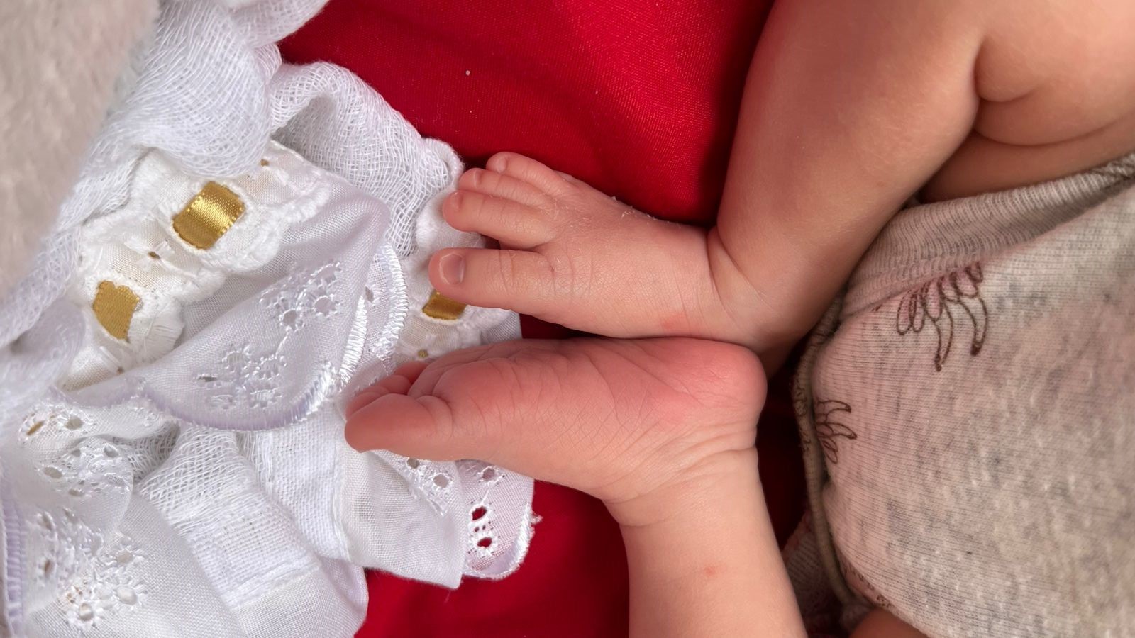 Família registra BO alegando negligência médica após bebê dar entrada três vezes em unidade e morrer desidratada no interior de SP