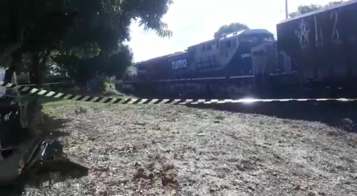 Homem morre atropelado por trem em ferrovia, Goiás