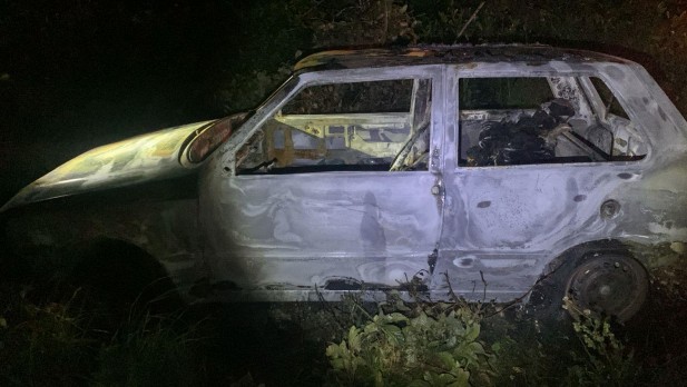 Carro em chamas é encontrado com dois corpos carbonizados em Marechal Deodoro