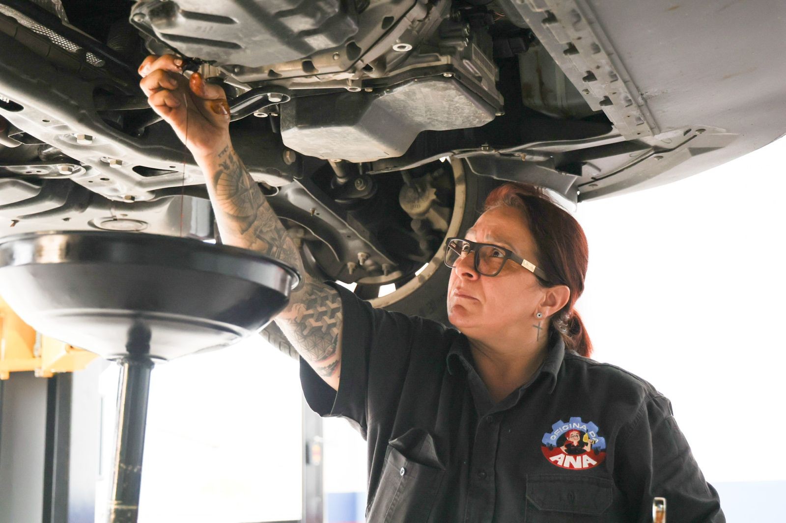 Mecânica abre oficina, consolida-se no meio e atrai público feminino: 