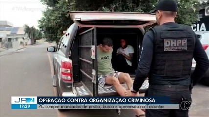 Polícia cumpre mandados e prende suspeitos de envolvimento com o tráfico de drogas