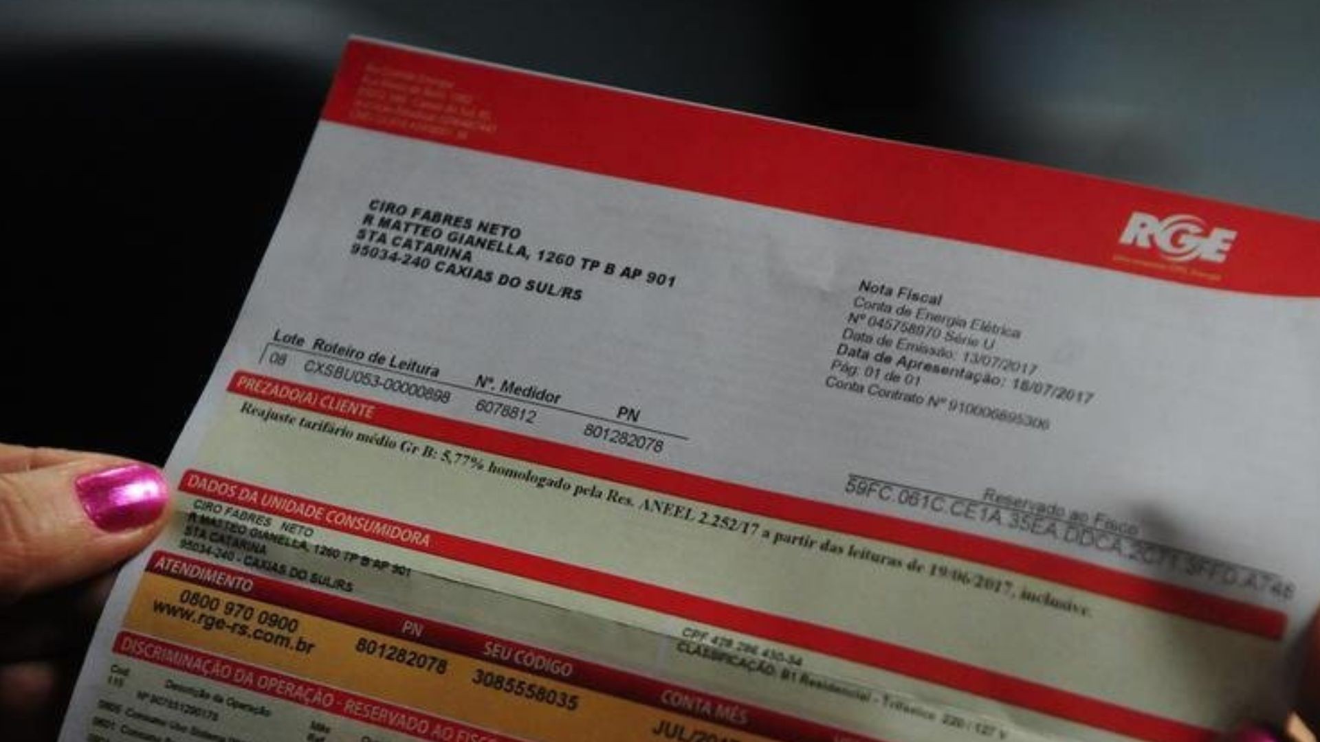 RGE altera sistema e fatura será parcelada em seis vezes para mais de 700 mil clientes; entenda como fica a conta de luz