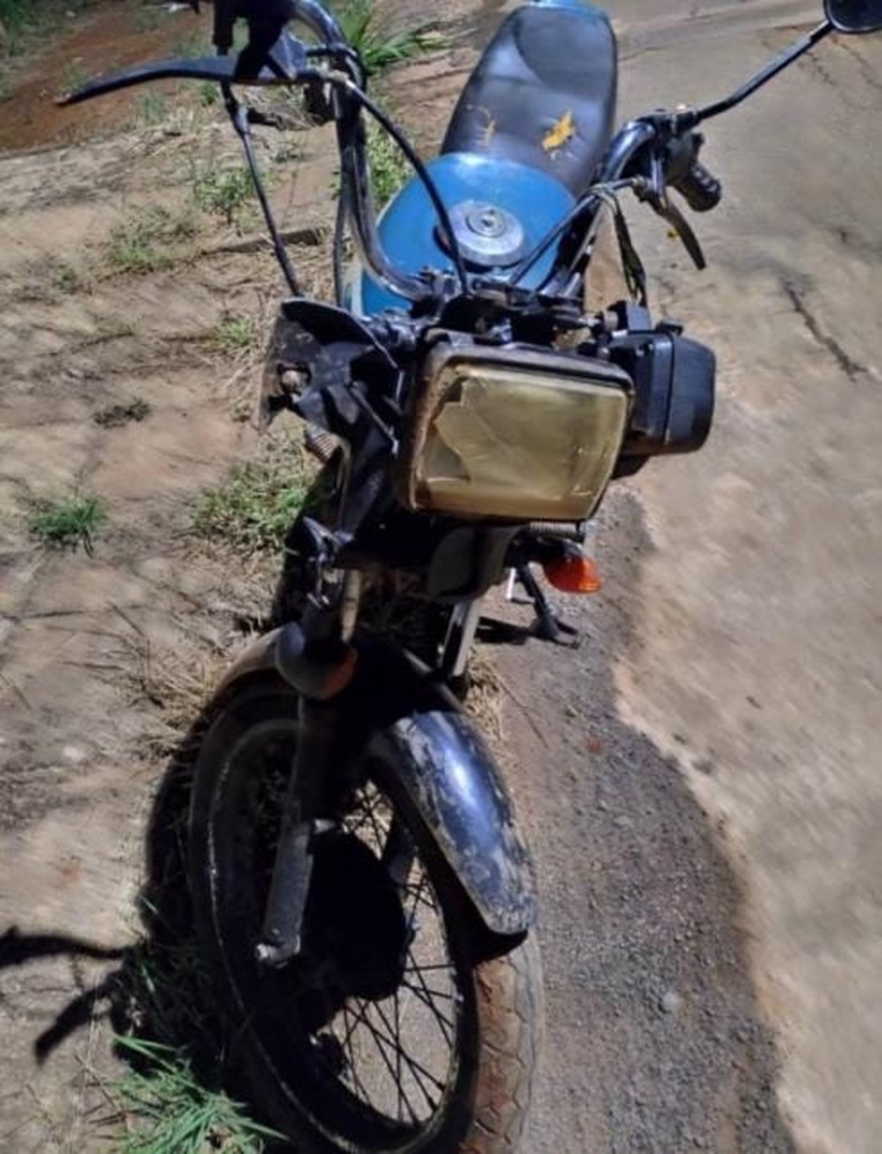 A moto do homem foi apreendida pela Polícia Militar — Foto: Polícia Militar/Divulgação