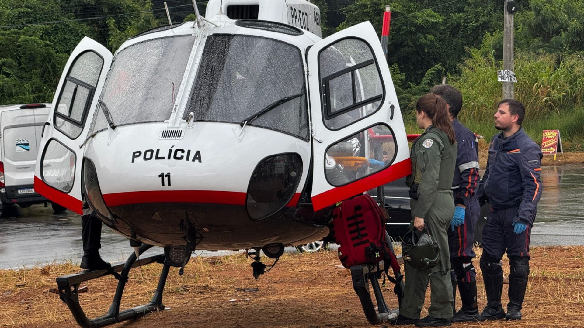 Motociclista é socorrida pelo helicóptero Águia após acidente com moto em Sorocaba