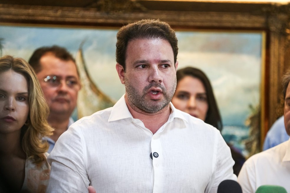 Vereador Léo Couto, presidente da Câmara Municipal de Fortaleza, anunciou sessão extraordinária para votar extinção da taxa do lixo — Foto: Thiago Gadelha/SVM