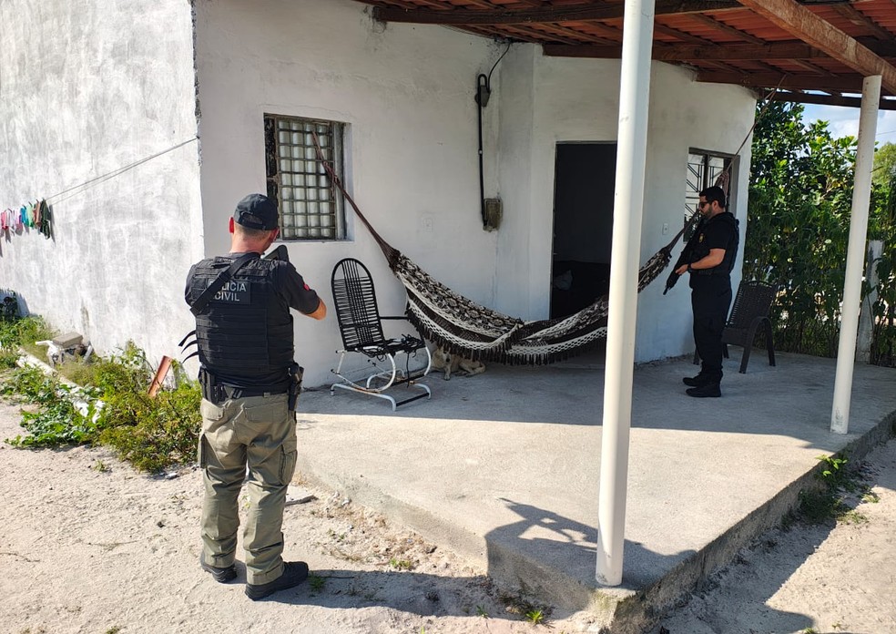 Policiais prenderam acusado de estuprar adolescente em Ouro Branco — Foto: Reprodução