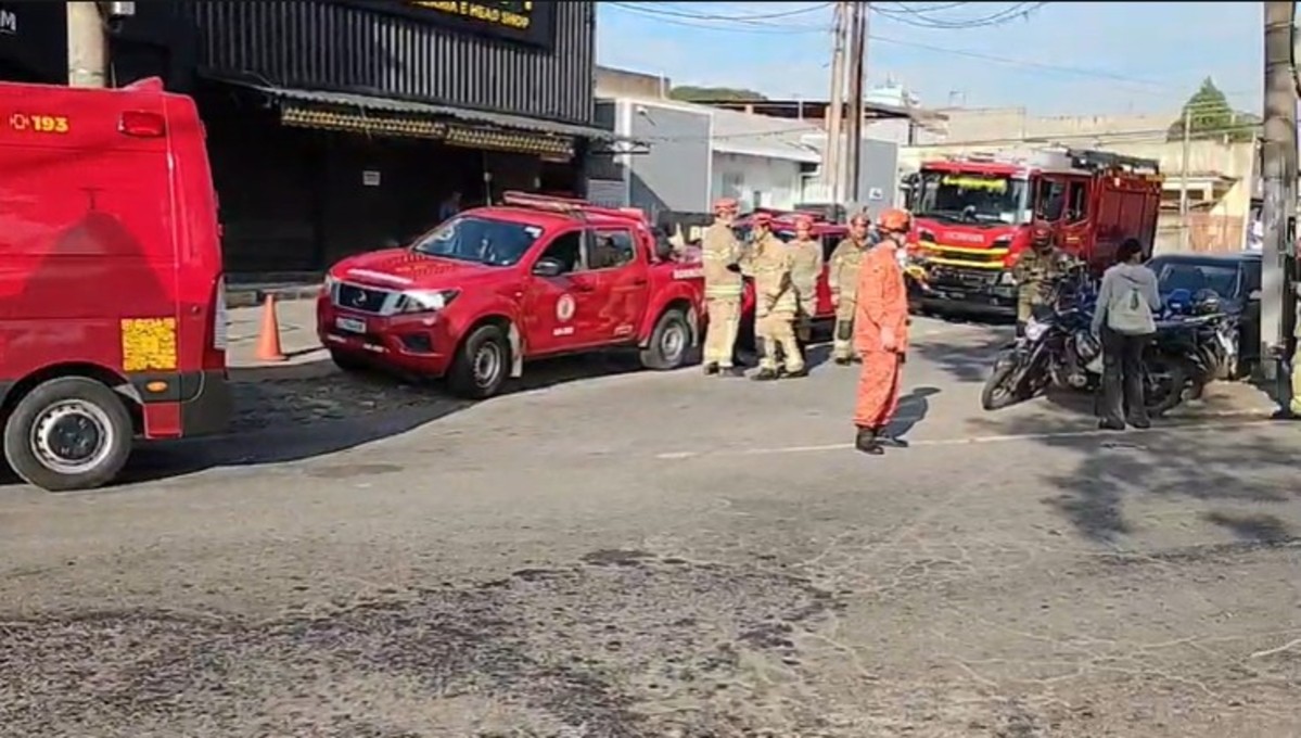 Acidente entre moto e carro deixa homem ferido em Volta Redonda