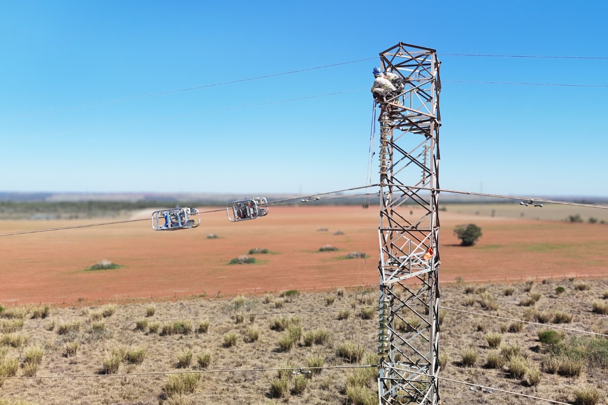 Tecnologia inédita no Brasil é testada em linha de transmissão de energia no interior de SP