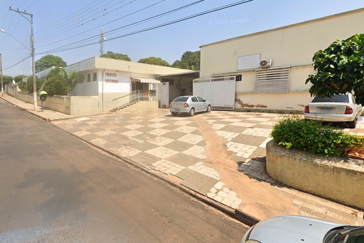 Motociclista com sinais de embriaguez bate em defensa metálica na SP-425 e passageiro morre