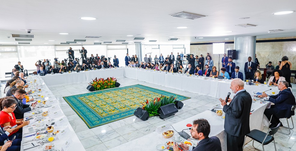 Lula fala em café com jornalistas no Palácio do Planalto, em Brasília — Foto: Ricardo Stuckert/PR