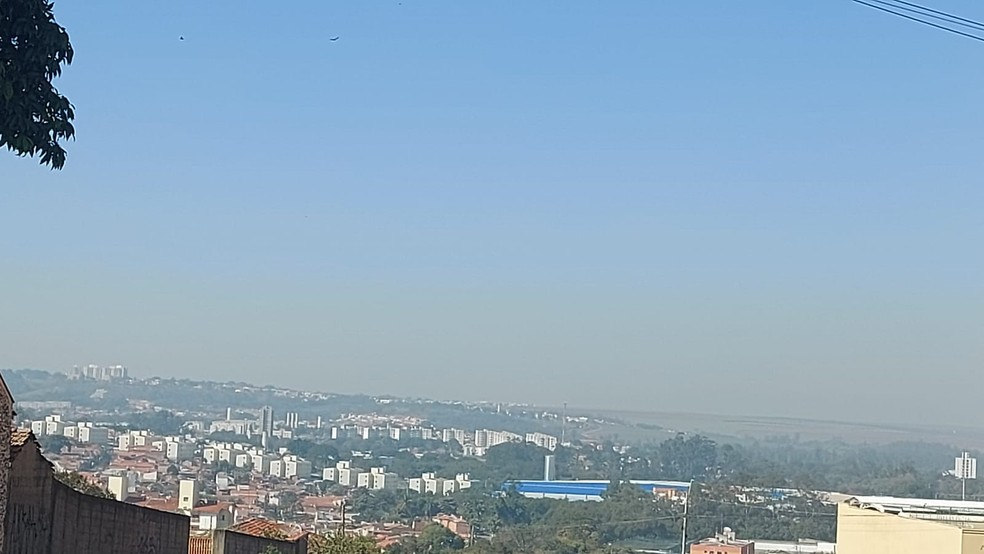 Instituto Nacional de Meteorologia emite alerta laranja de perigo para baixa umidade — Foto: Claudia Assencio/g1