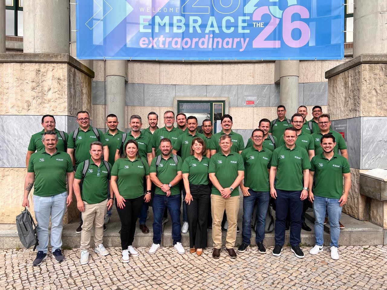 Colaboradores e conselheiros da Sicredi Soma participam de formação, em Portugal