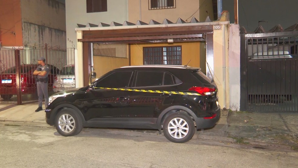 Pai, mãe e filha foram assassinados dentro de casa em SP — Foto: Reprodução/TV Globo