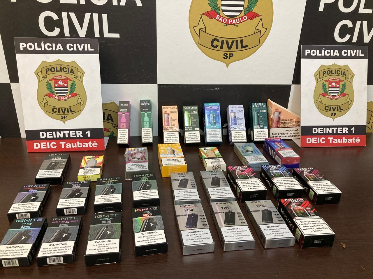 Jovem é preso suspeito de vender cigarros eletrônicos em redes sociais, em Taubaté