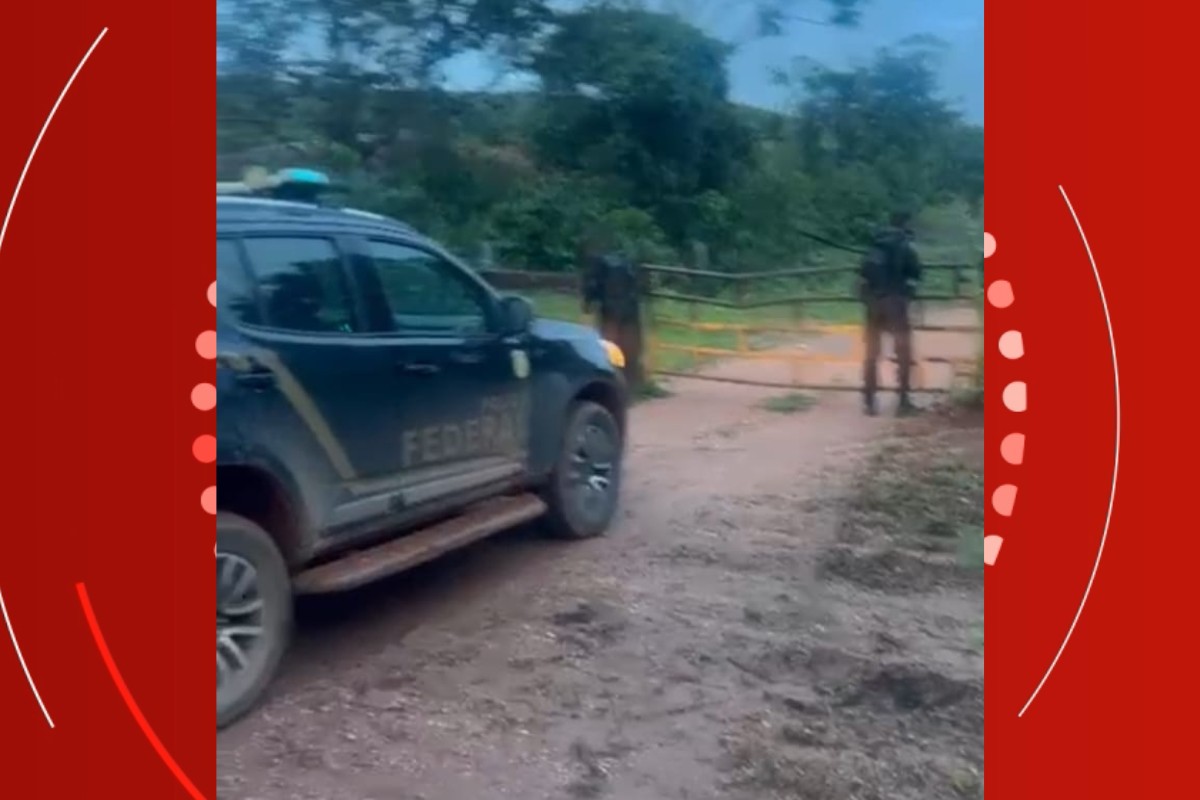 VÍDEO mostra PF chegando em fazenda que guardava combustível para abastecer garimpo ilegal em Sararé (MT)