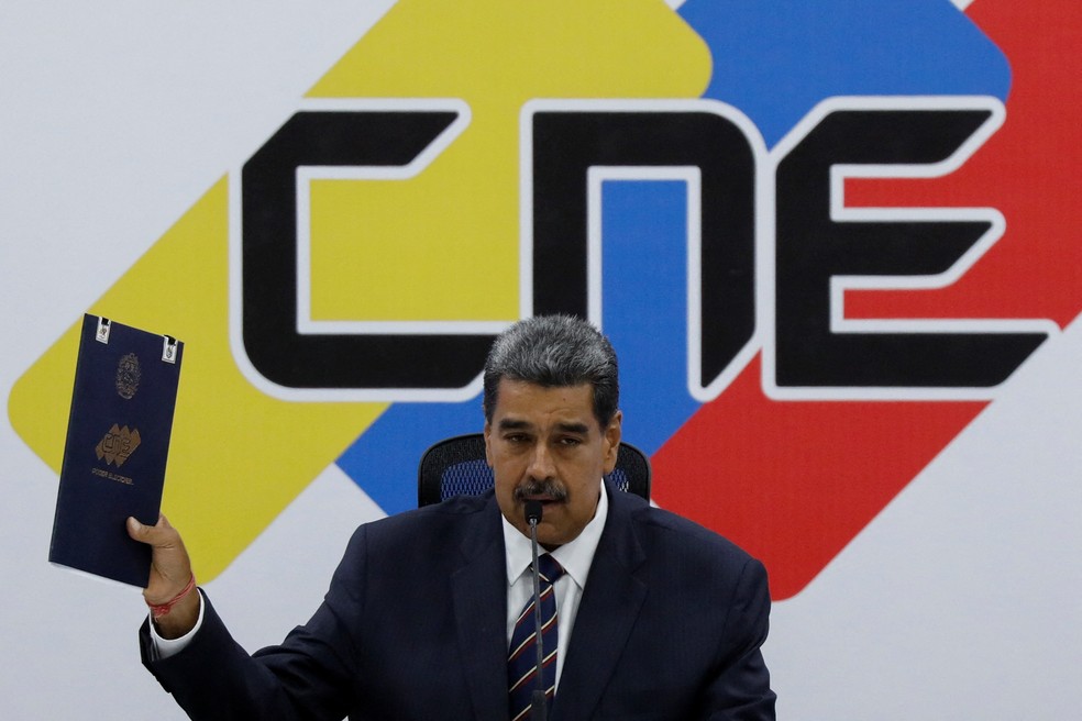 Maduro fala aps Conselho Nacional Eleitoral proclamar sua vitria — Foto: Leonardo Fernandez Viloria/Reuters