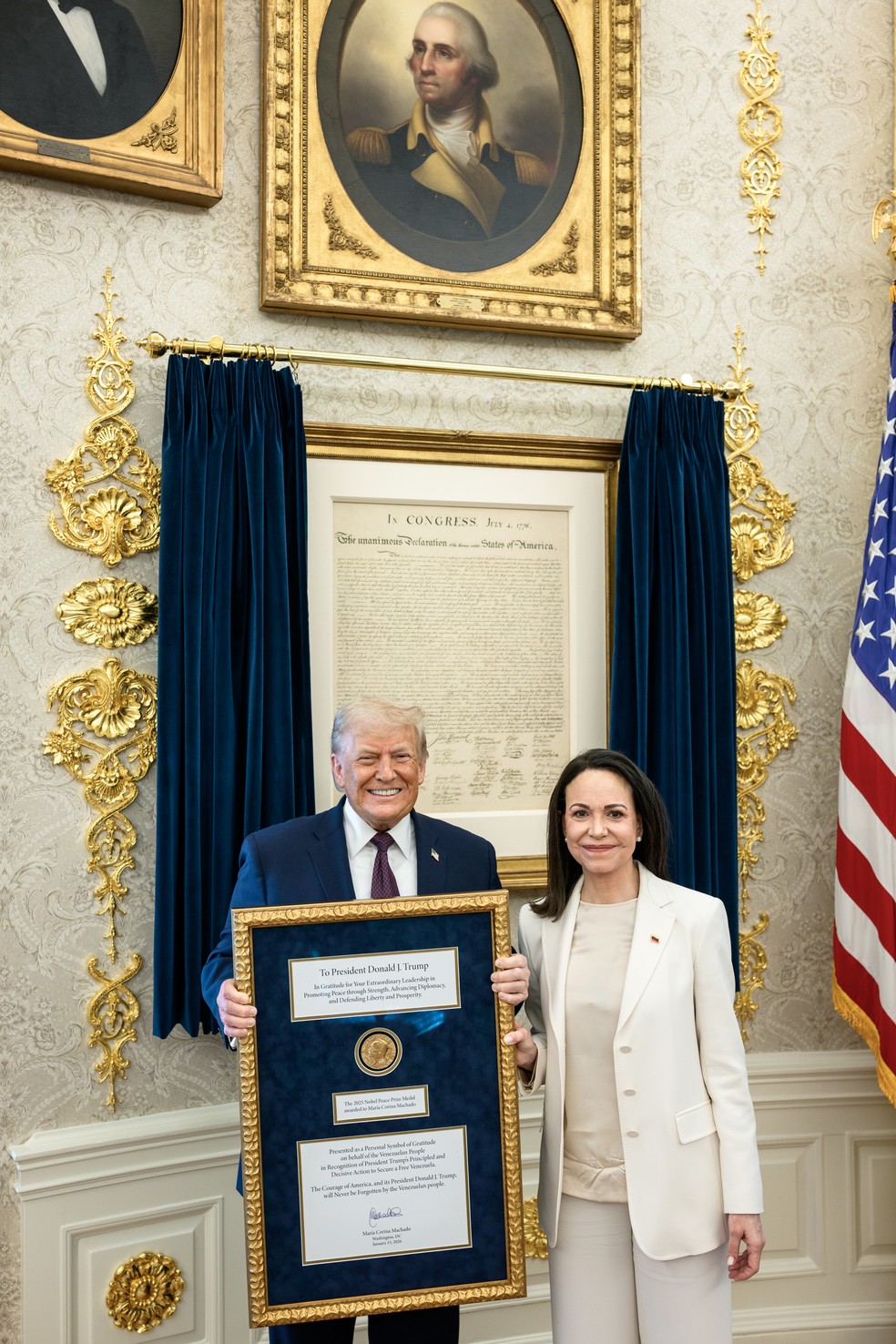 Trump diz ter recebido medalha do Nobel da Paz como 'presente' de María Corina Machado, em 2025. — Foto: Reprodução/X
