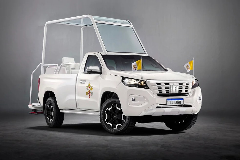 Carro que o Papa Leão XIV usará no Uruguai — Foto: Stellantis