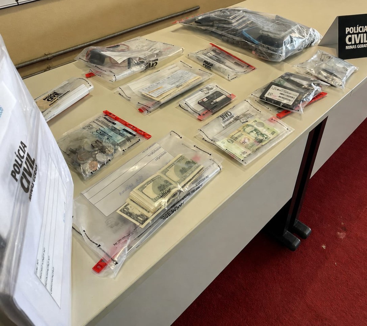 Polícia investiga possível manipulação de ligações para contratação de produtos bancários em Divinópolis