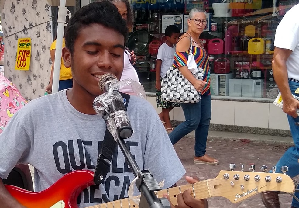 O cantor gospel Alexsander Lucio — Foto: Divulgação