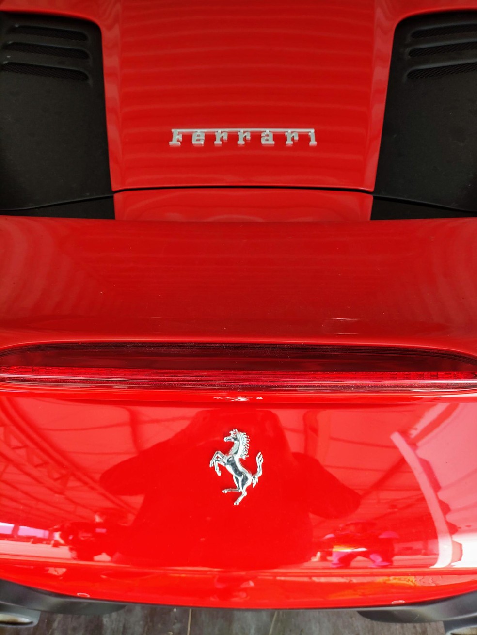 Ferrari apreendida pela Receita Federal no Porto do Rio de Janeiro — Foto: Divulgação/ Receita Federal