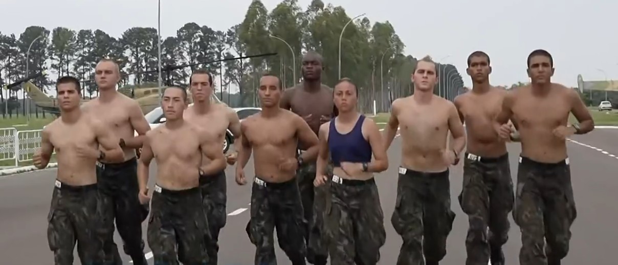 Dia da Mulher: Academia da Força Aérea forma primeira turma feminina da infantaria