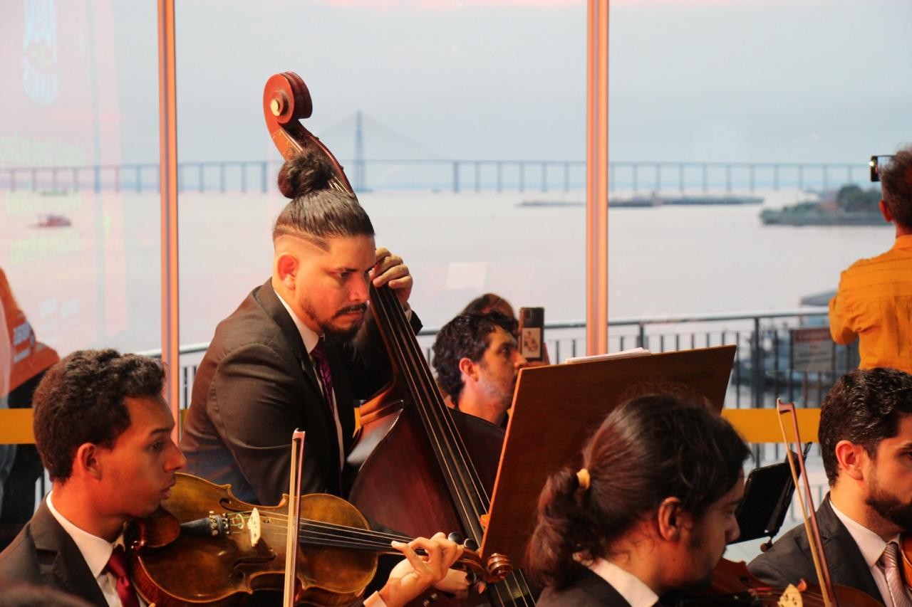 “Pôr do Sol de Natal” leva música, dança e teatro ao Centro Histórico de Manaus