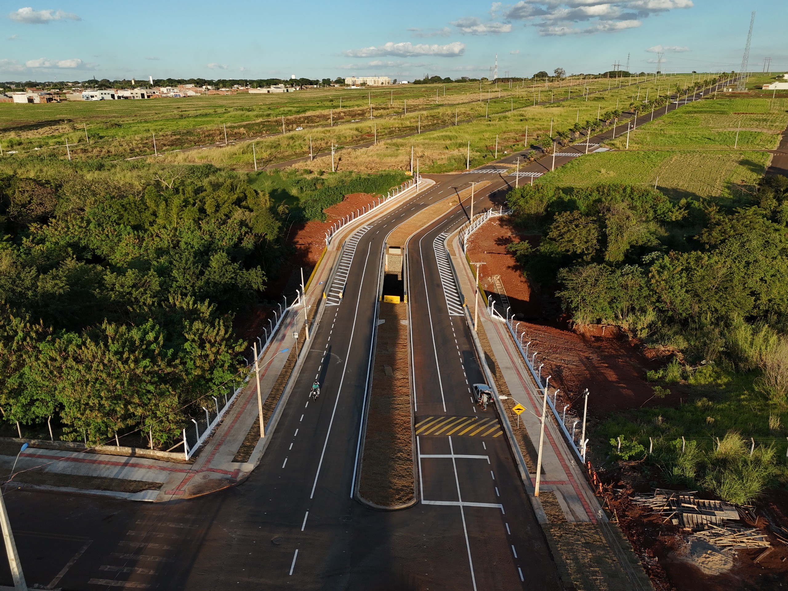 Nova ponte na Avenida Mário José de Faria Ferraz é liberada para tráfego de veículos entre Maringá e Sarandi
