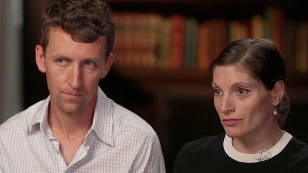 Patrick Clancy e sua nova esposa foram entrevistados pela CBS, emissora parceira da BBC nos Estados Unidos — Foto: Getty Images via BBC