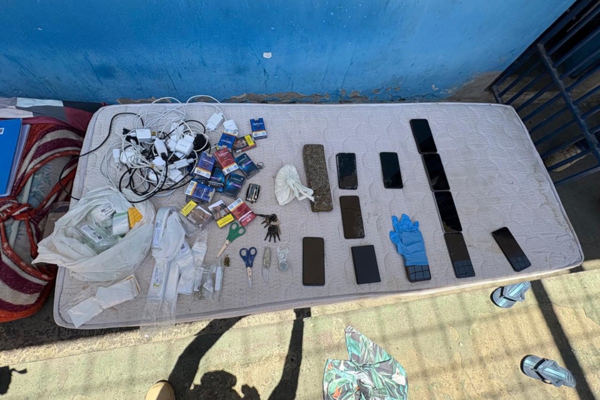 Celulares, drogas e carregadores são apreendidos em cadeia pública de Saloá