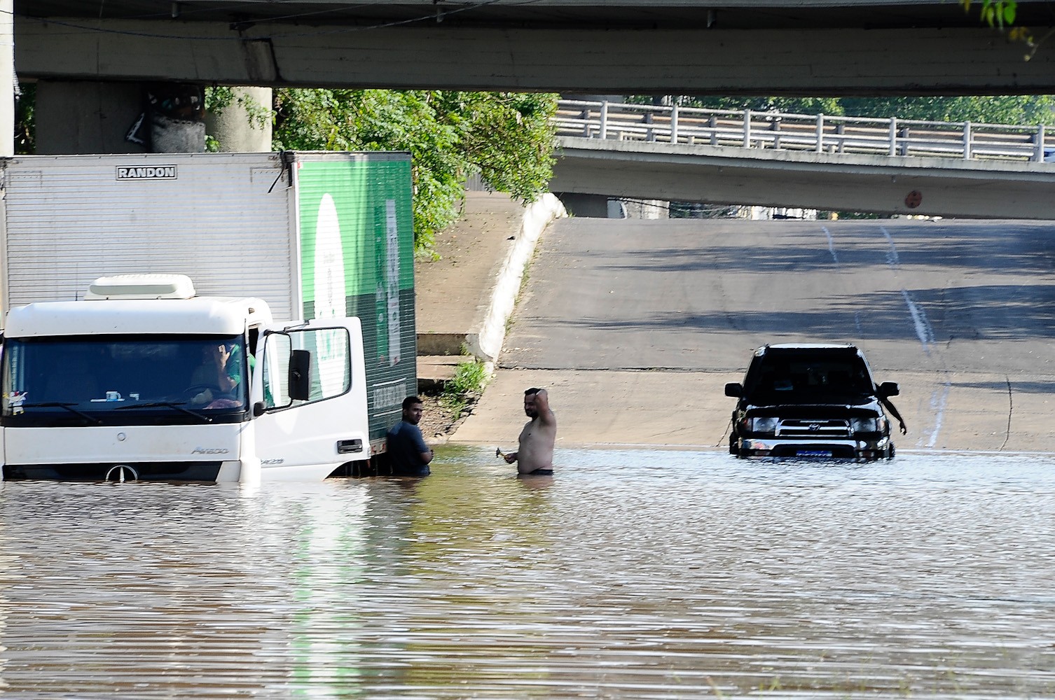 Enchente no RS: especialistas apontam diferenças entre eventos deste mês e ciclones de setembro