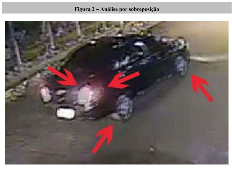 Os peritos concluíram, ao sobrepor as imagens, que há "grandes divergências". — Foto: Reprodução.