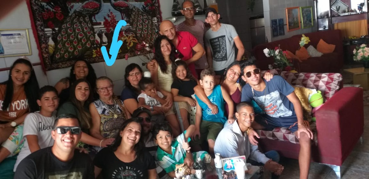 Família Araújo - Happy Birthday Dona Miriam mamãe da nossa