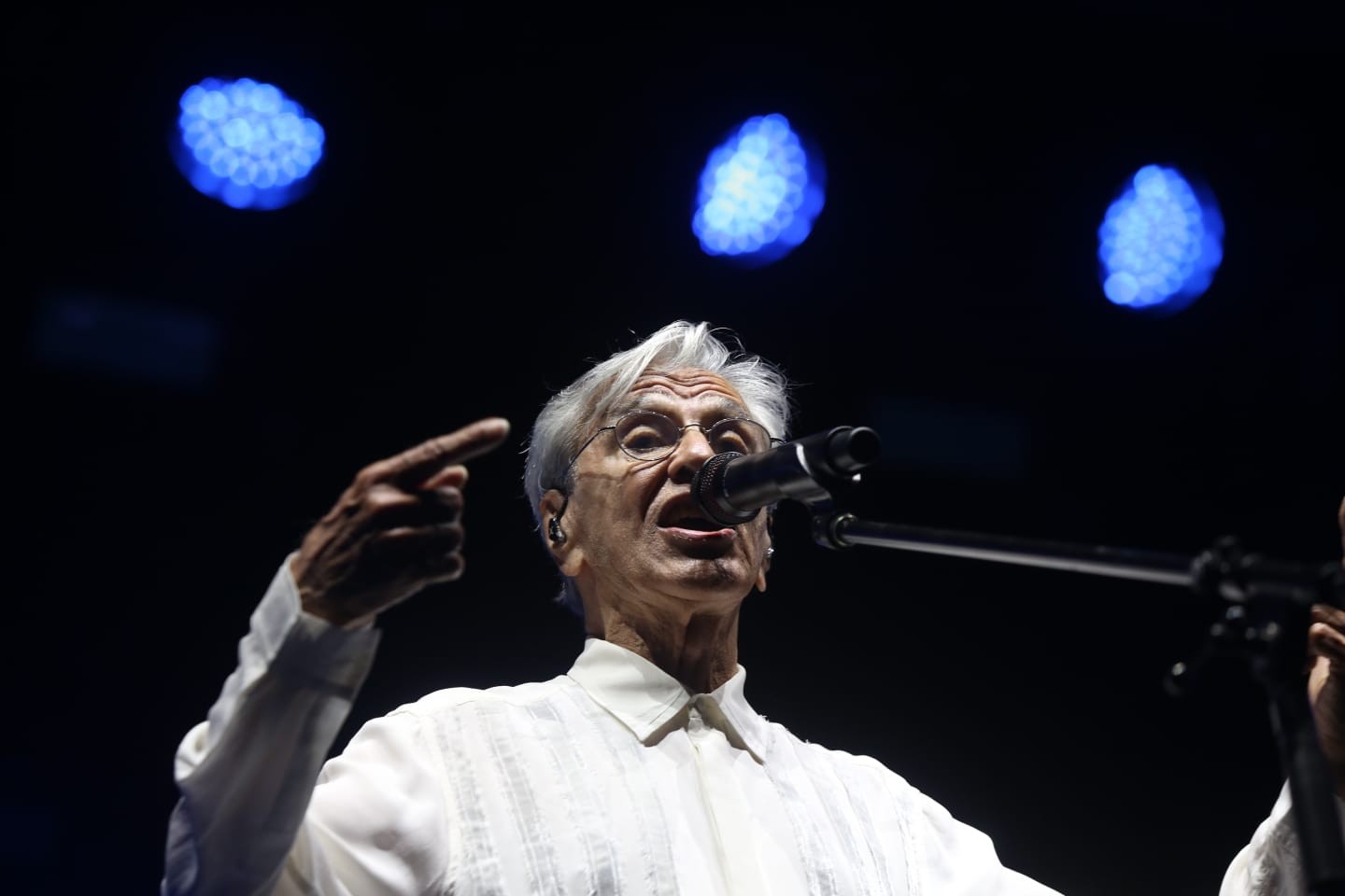 Ingressos para o show de Caetano Veloso em Salvador começam a ser ...