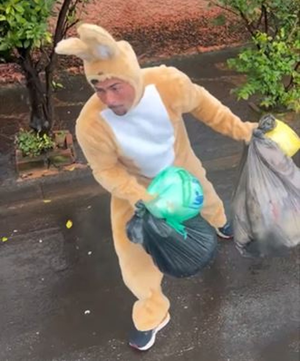 Gari de Araras se fantasia de coelhinho da Páscoa — Foto: Reprodução Instagram