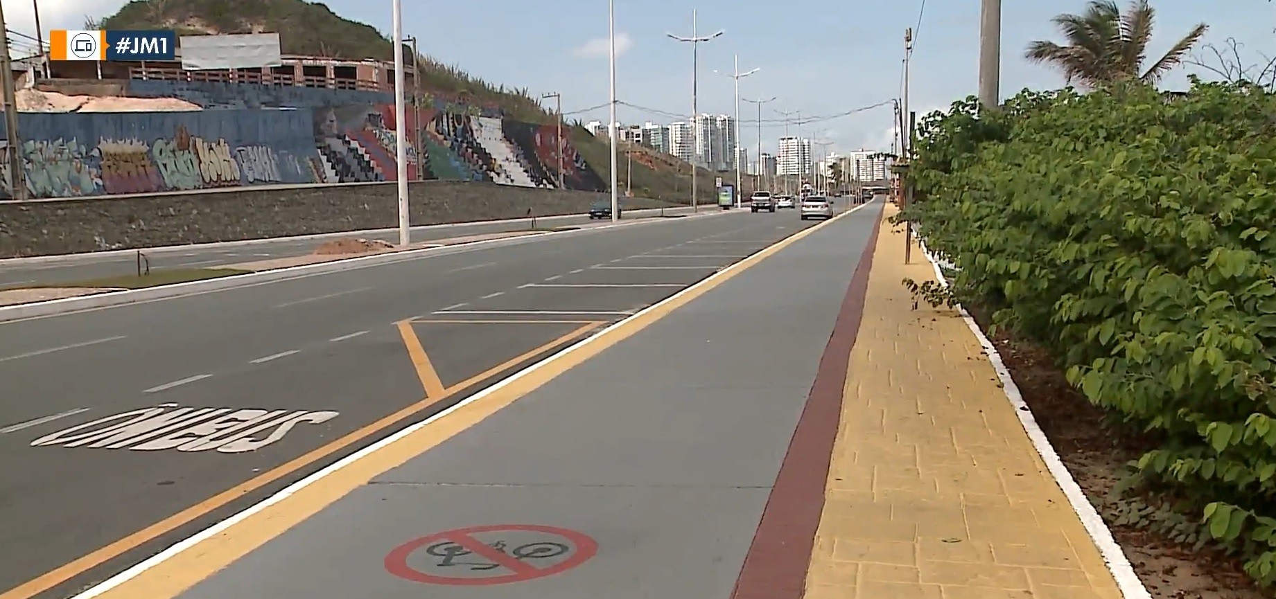 Ciclistas são proibidos de circular no calçadão da Avenida Litorânea em São Luís