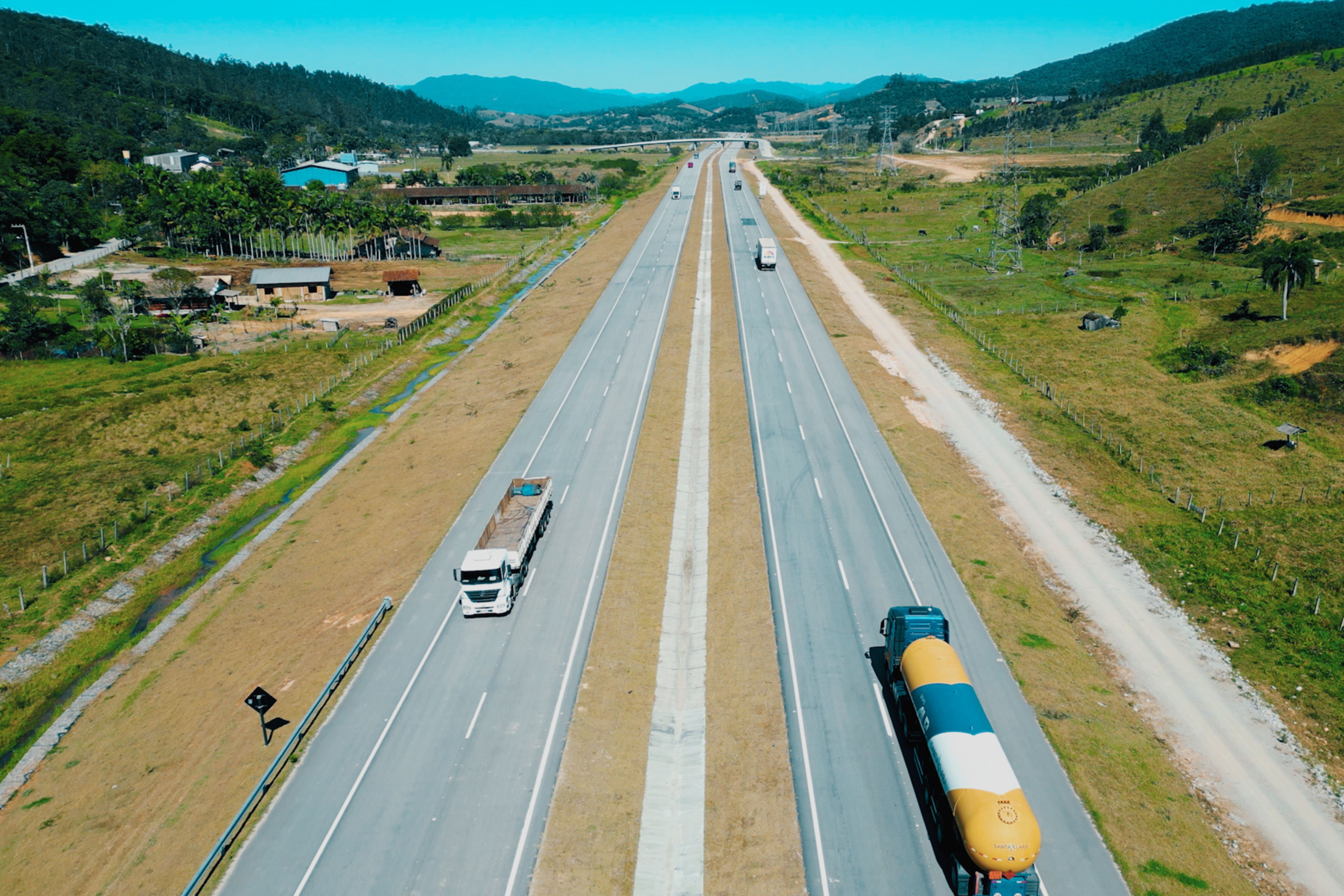 Contorno de Florianópolis é inaugurado, marcando 
inovação e segurança viária