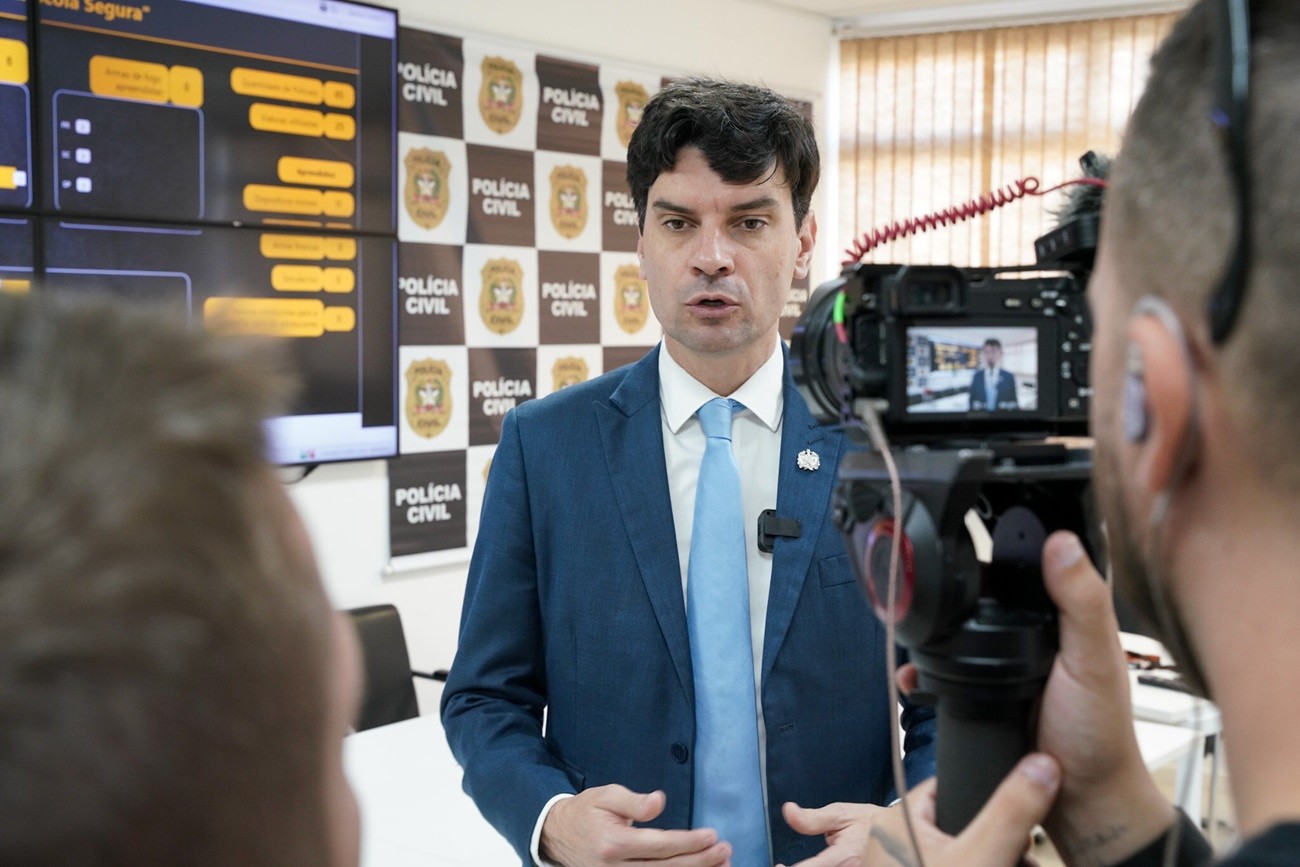 Entenda o que levou delegado-geral de SC a ter conduta apurada no caso do cão Orelha 