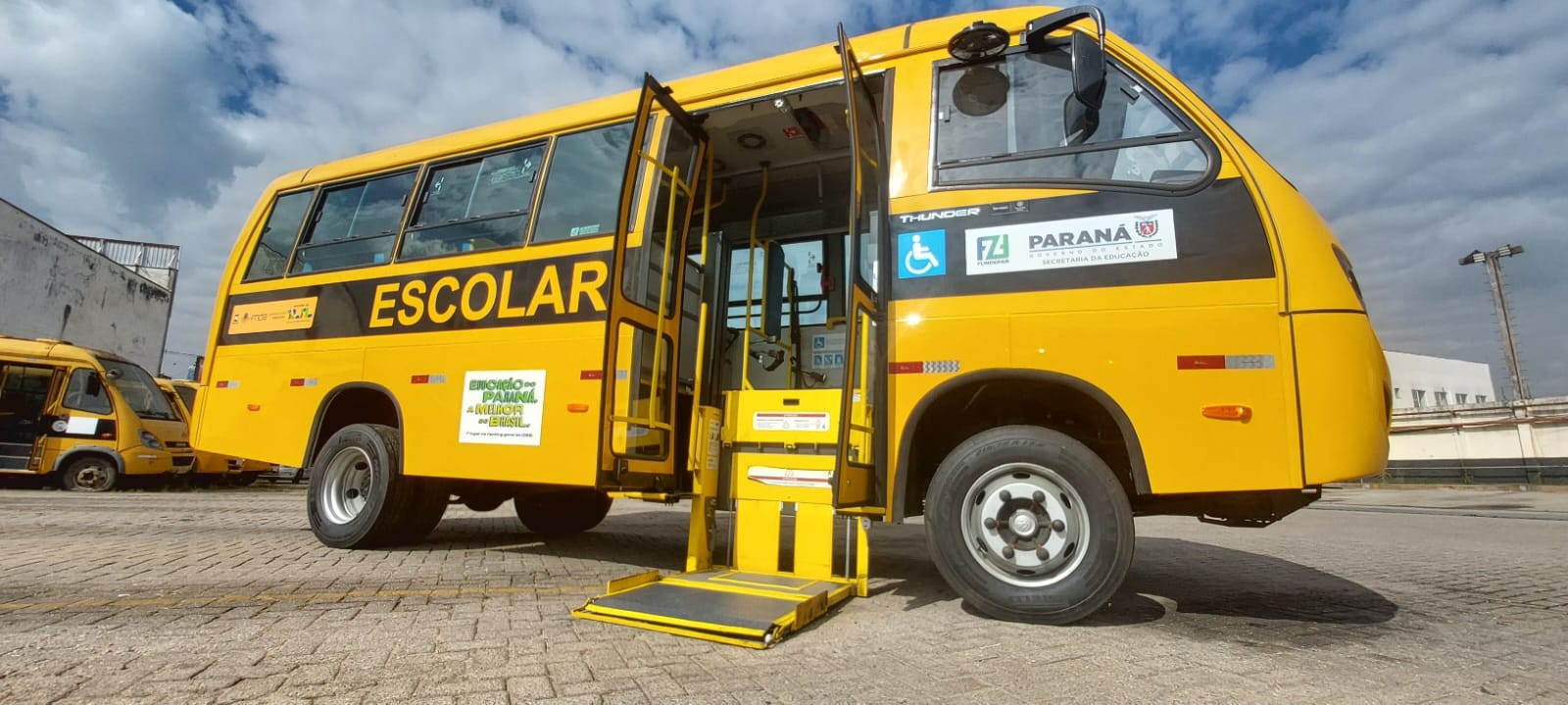 Araucária oferece transporte adaptado para estudantes com mobilidade reduzida