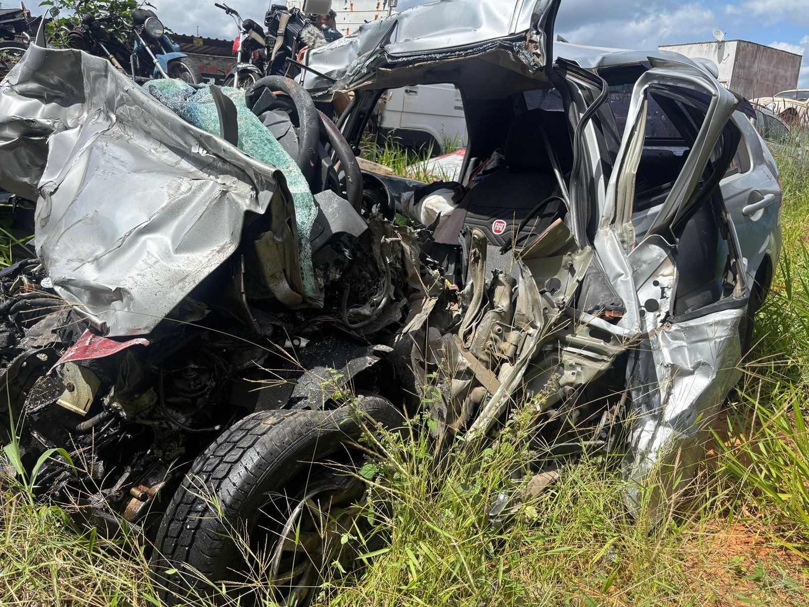 Rodovia onde família morreu registrou ao menos três acidentes graves em menos de uma semana em MG 