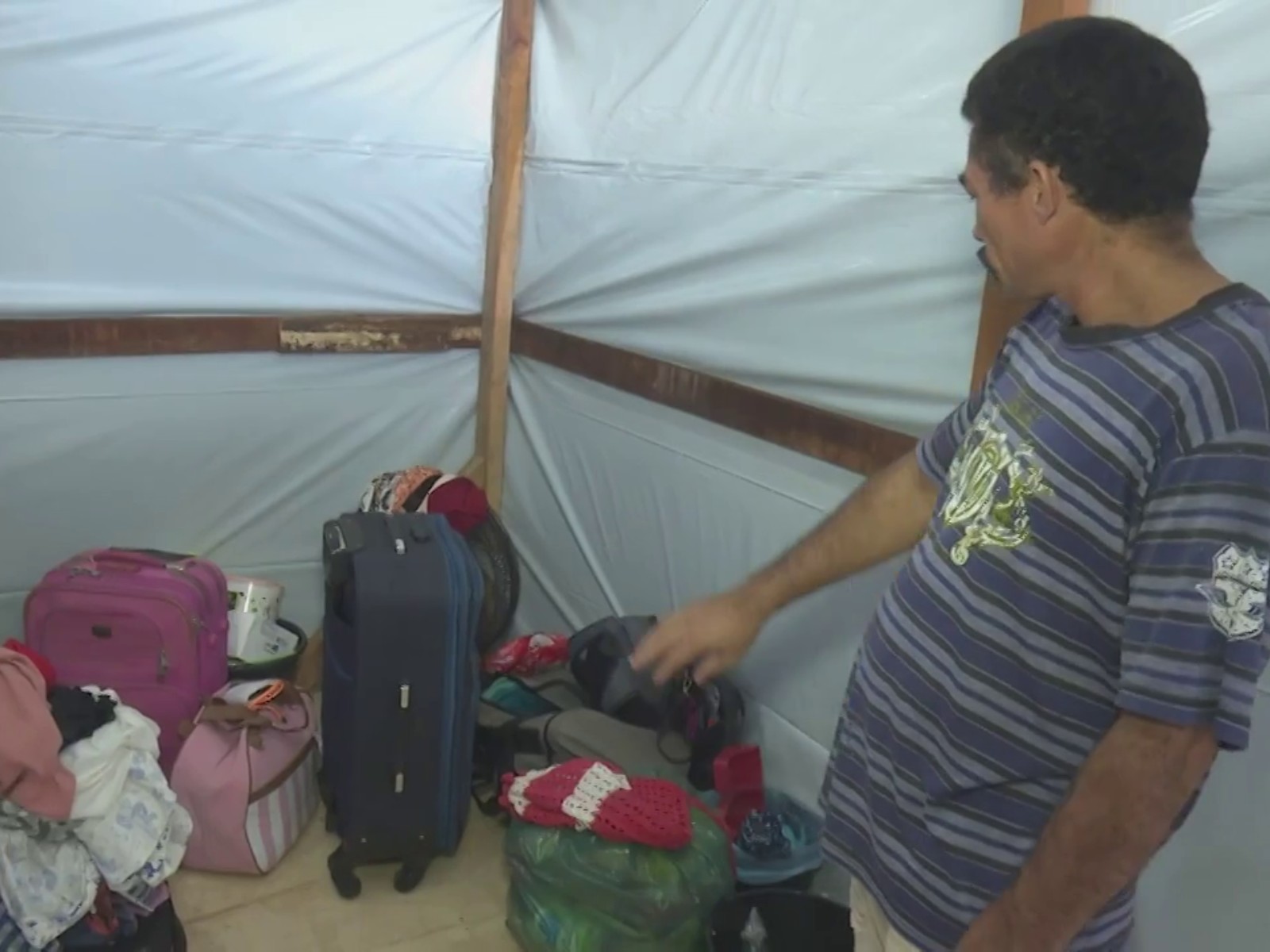 Em abrigos, famílias afetadas pela cheia aguardam recuo do Rio Acre para voltar para casa: 'Situação difícil'