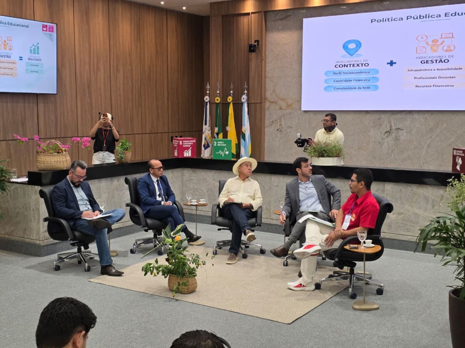 Candidatos ao governo do Acre discutem saúde, educação e clima durante encontro no TCE
