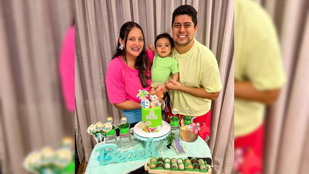 Larice e Philipe na comemoração de 9 meses do seu filho, Bento — Foto: Reprodução