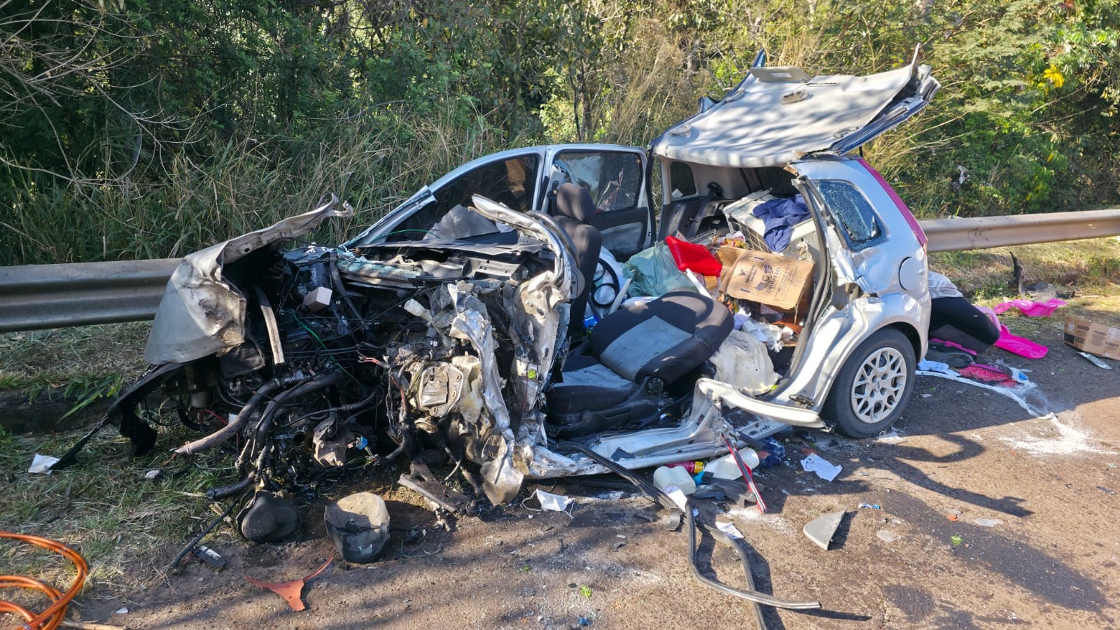 Motorista fica gravemente ferido ao bater de frente com caminhão na BR-153 em Getulina