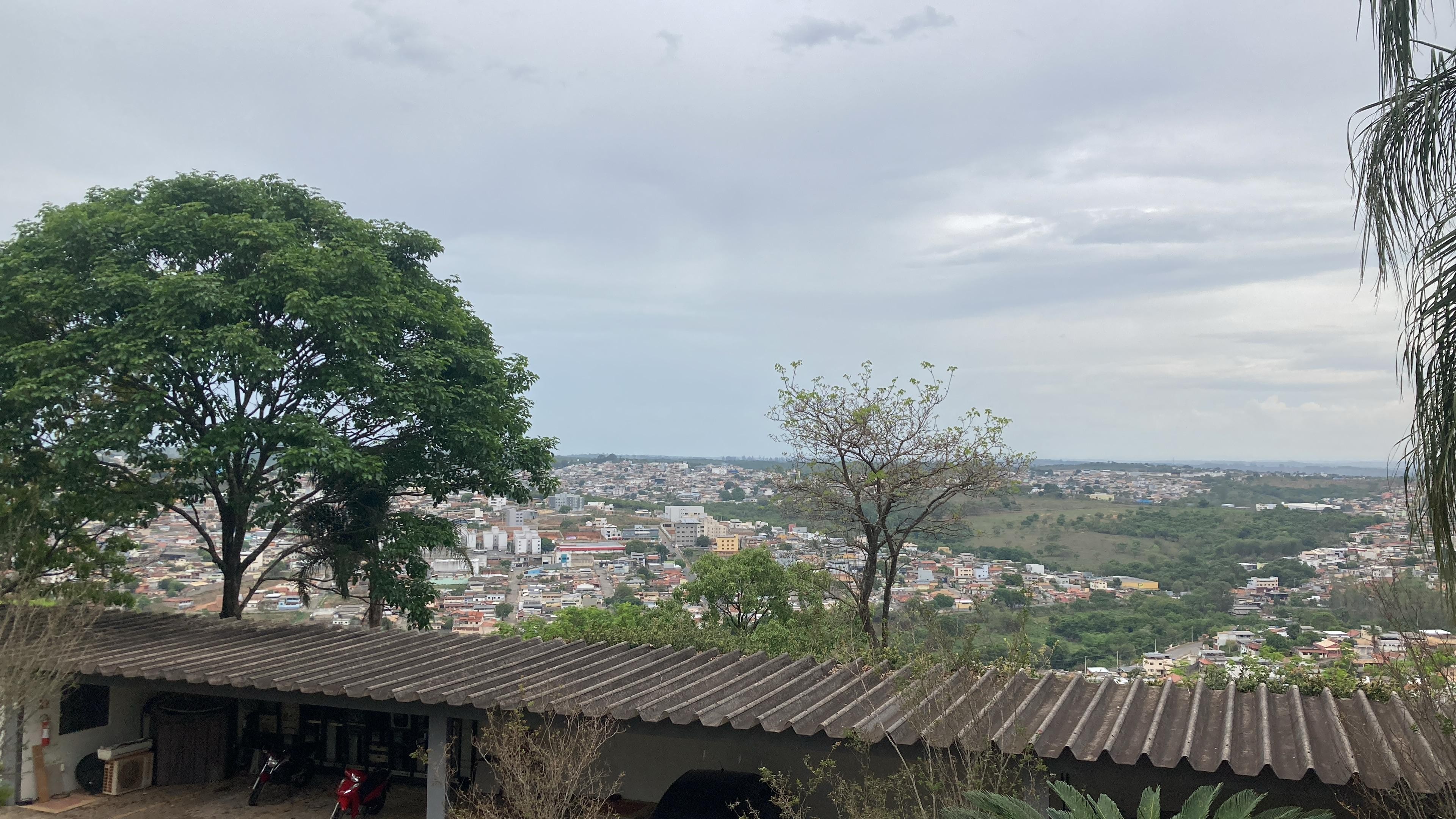 Última semana de outubro terá tempo chuvoso e temperaturas amenas em Divinópolis e região