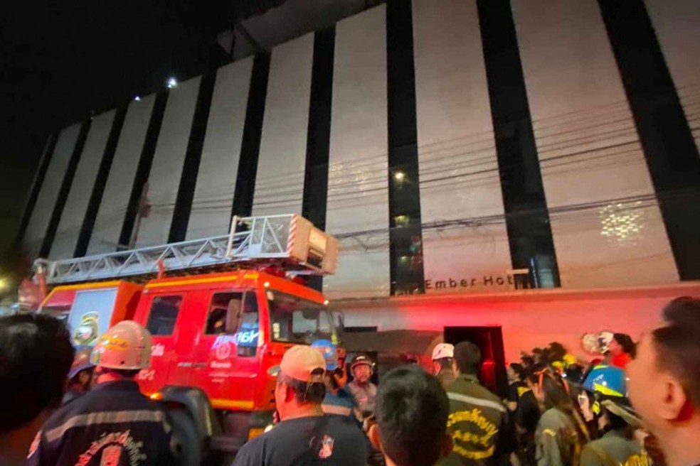 Incêndio aconteceu em um dos quartos do Ember Hotel — Foto: Rama 199 Radio